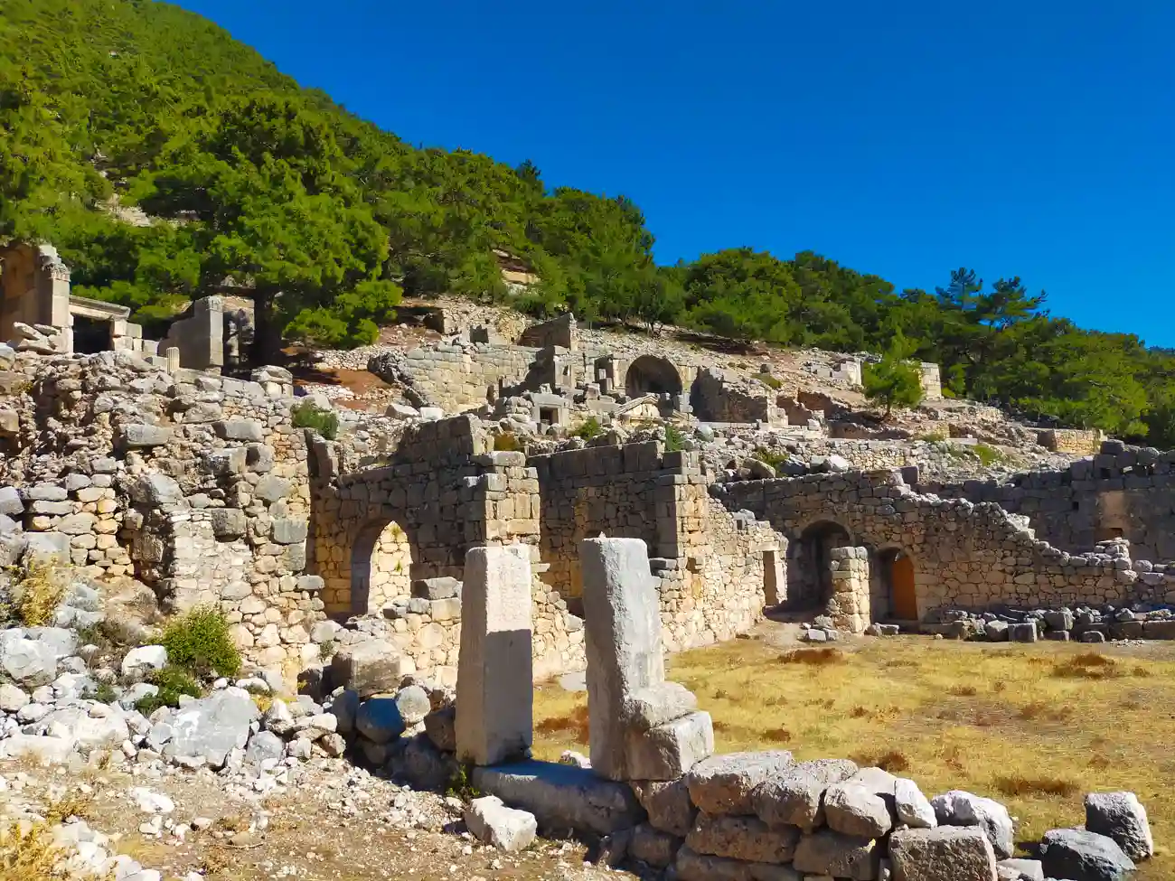 arykanda-antik-kenti-mimari-yapilari1 arykanda antik kenti mimari yapilari1