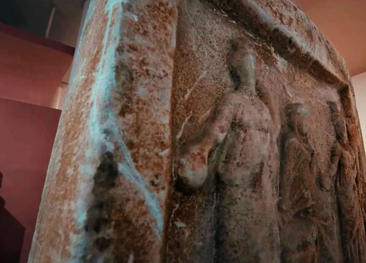 bursa arkeoloji muzesi roma donemi mezar steli2