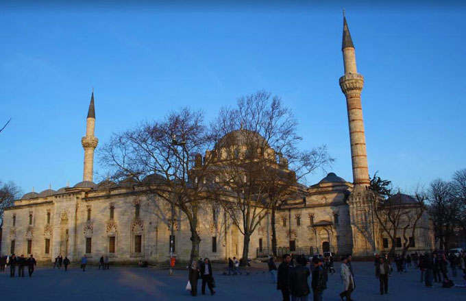 İstanbul Beyazıt Camii Tarihçesi, Nerede, Özellikleri