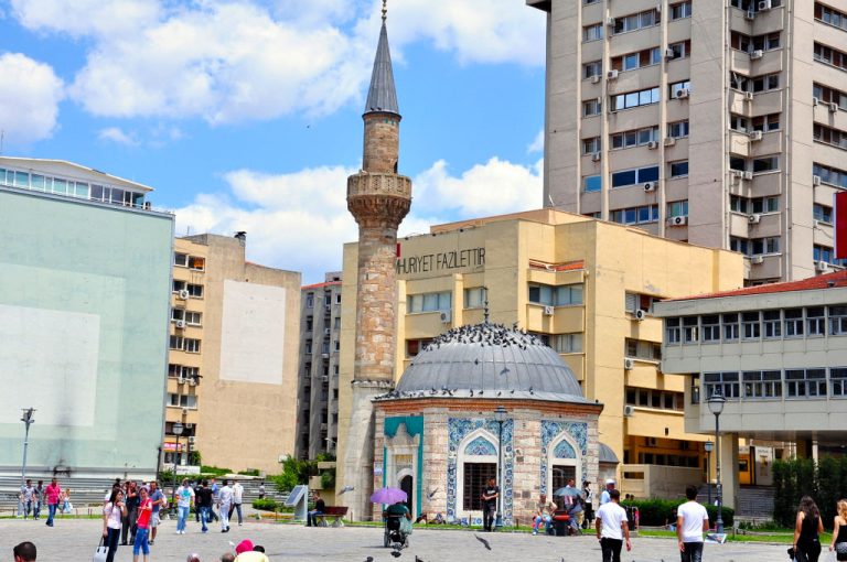 İzmir Konak Yalı Cami Tarihi Hakkında Bilgi ve Mimari Özellikleri