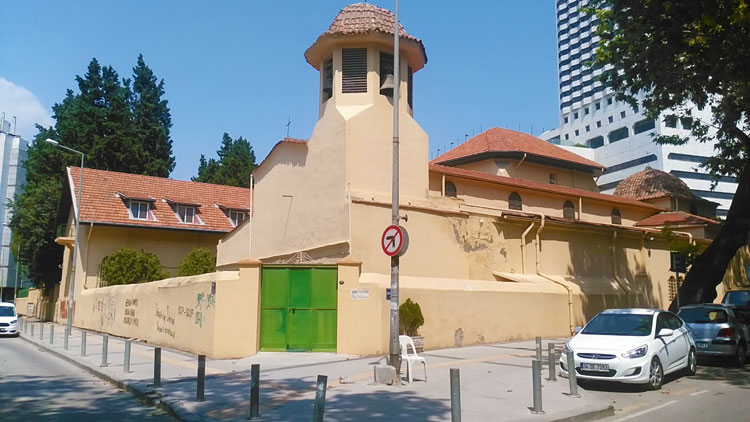 st polycarp kilisesi tarihi mimari ozellikleri nerede